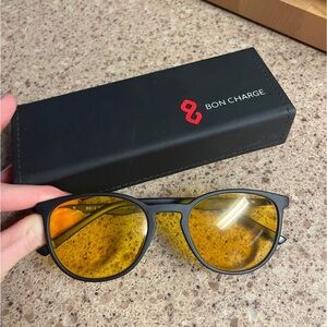 Bon charge light sensitivity blue light blocking glasses